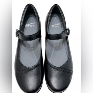 Genuine Leather Dansko black Mary Jane women’s shoes. 
Size 40 ( 9.5 -10 US)